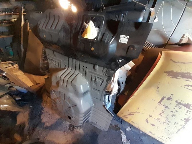 Mitsubishi lanser 9 2003г -2008г Панель пола багажника MR 547336 .[ 52 - изображение 1