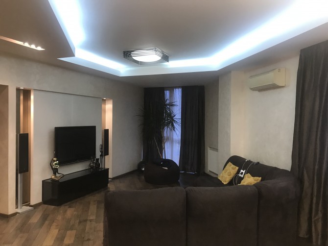 Продам 3-х.ком.кв. с дизайнерским ремонтом пр. Науки95 А. - изображение 1
