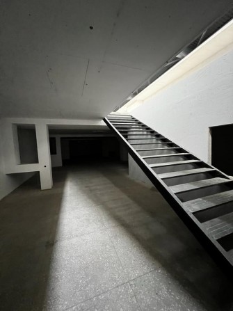 Сдам отличный 1-й этаж склад - магазин 350м2 возле Южного Вокзала. - изображение 1