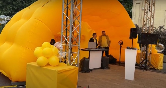 Палатка надувная для уличного маркетинга, рекламы возведение 5-15 мин - изображение 1