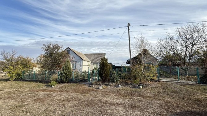 Продається затишний будинок з олійнецею у селі Хорошеве. - изображение 1