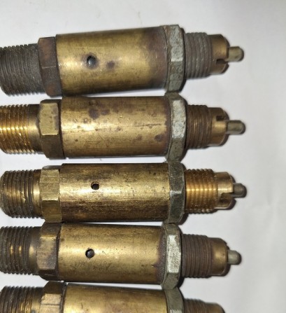 120-3513050 Клапан запобіжний регулювання тиску повітря ЗІЛ, МАЗ, ЛАЗ, - изображение 1