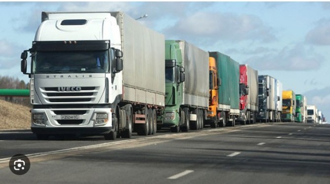 Водії C+E — кілька варіантів роботи + можливе проживання, польська фір - изображение 1